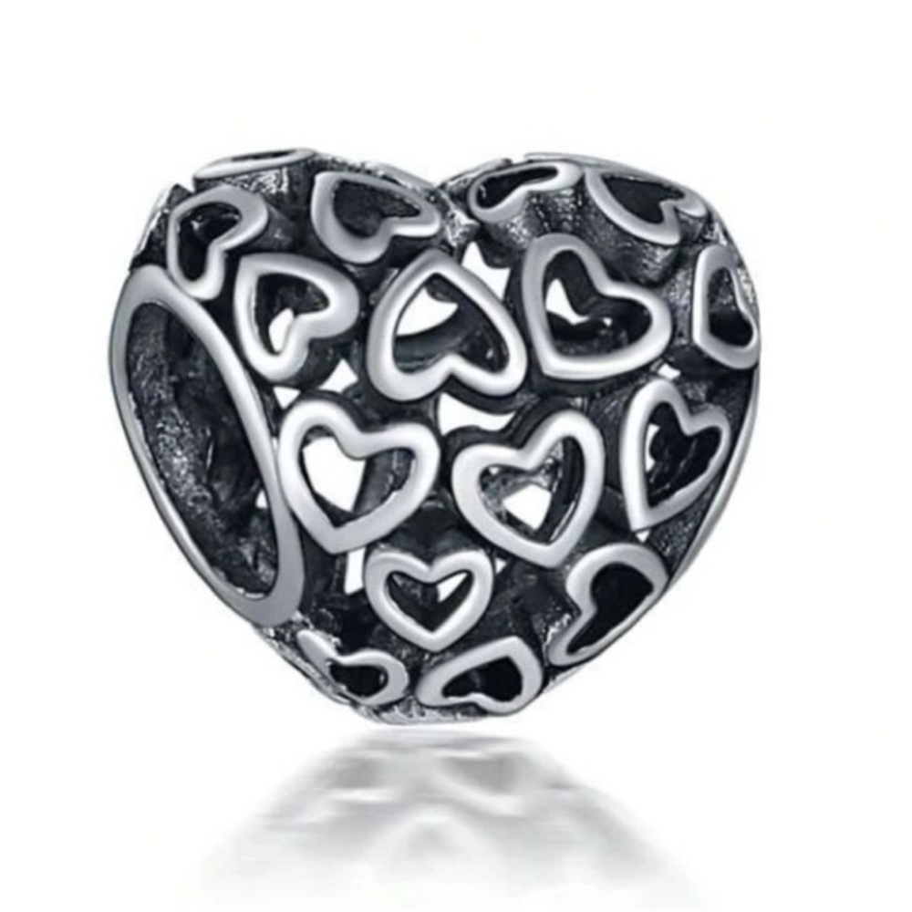 Charm-Charm 4 Bracelet Heat shaped Pendent/charm great quality fits pandoras nwt